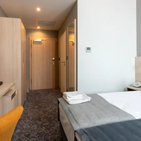 Korona Gold - Korona فروتسواف